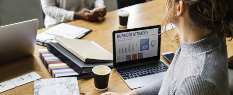 How to Effectively Manage a Remote Marketing Team